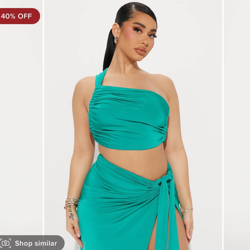 Far from your skirt set